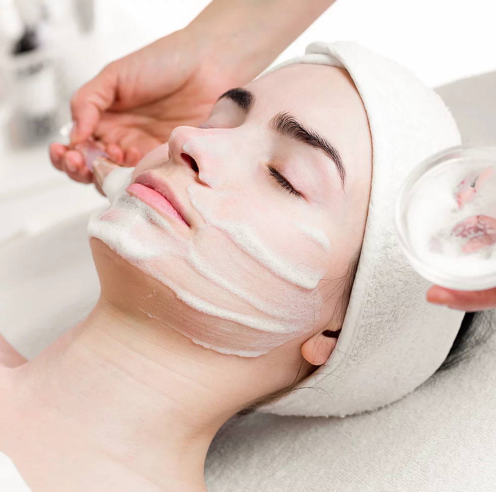 IS Clinical Foaming Enzyme Facial