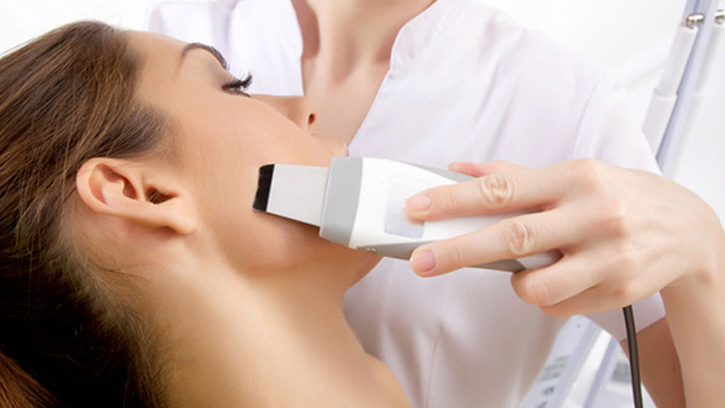 Tiefenreinigung mit Ultraschallpeeling