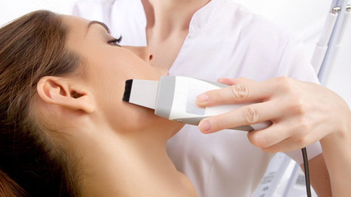 Tiefenreinigung mit Ultraschallpeeling